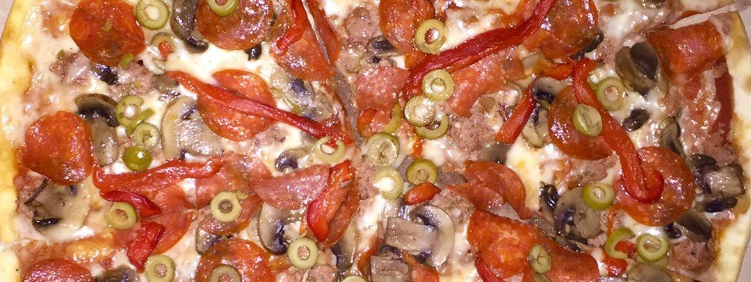 How to eat a pizza in San Miguel de Allende.