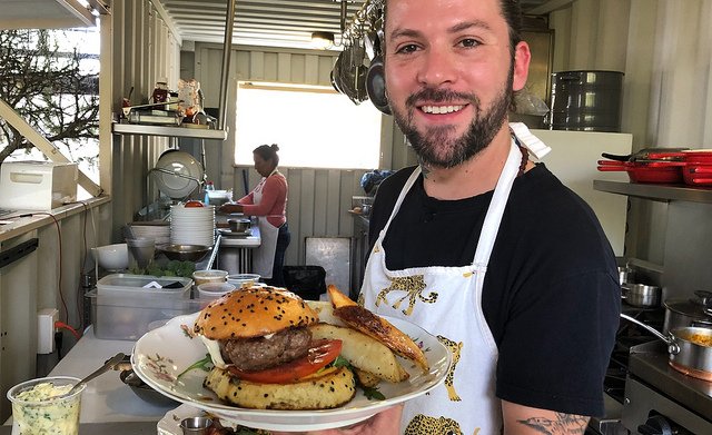 Jorge Avendaño. He looks right. He cooks right.